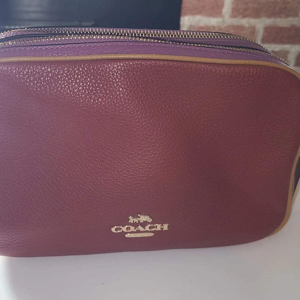 Coach Leather Shoulder Bag in Brown with Brown Crossbody Strap Included